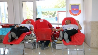 Mersin’de jandarmadan kan bağışına destek