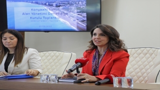 Antalya’daki Konyaaltı Sahili yeni sezona hazırlanıyor