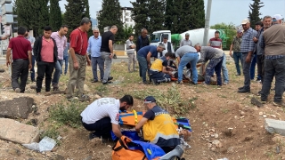 Hatay’da AFAD aracıyla çarpışan motosikletteki 2 kişi yaralandı