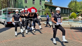 Mersin’deki trafik kazasında ölen polisin cenazesi Adana’da defnedildi