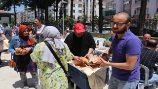 Hatay’da vatandaşlara balık ekmek dağıtıldı