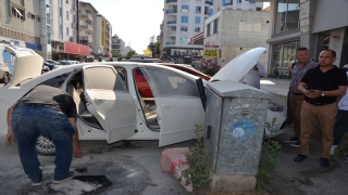 Antalya’da park halindeki araç yandı