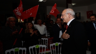 Kemal Kılıçdaroğlu, Burdur’un Bucak ilçesinde partisine katılanlara rozet taktı: