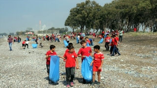 Mersin’de deniz kaplumbağalarının yaşam alanı temizlendi