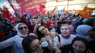 ”Türkiye’nin gençleri” Cumhurbaşkanı Erdoğan’la buluşmanın mutluluğunu dile getirdi