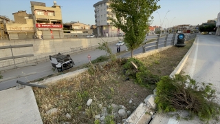 Adana’da alt geçide düşen dolmuşun sürücüsü ağır yaralandı
