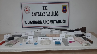 Antalya’da uyuşturucu operasyonunda 8 şüpheli yakalandı