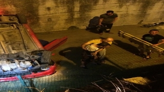 Osmaniye’de otomobilin dereye düşmesi sonucu 2 kişi yaralandı
