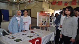 TÜBİTAK 4006 Bilim Fuarı’nda öğrenciler projelerini sergiledi