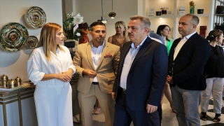 Vali Elban, mimarlık, tasarım ve ev aksesuarları mağazasının açılışına katıldı