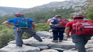 Antalya’da dağda mahsur kalan 2 üniversite öğrencisi kurtarıldı