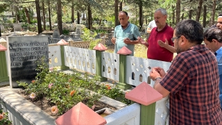 Isparta’yı gülle tanıştıran Müftüzade Gülcü İsmail Efendi mezarı başında anıldı
