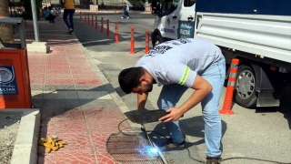 Akdeniz’de sokak ve parklarda yenileme çalışması yapıldı