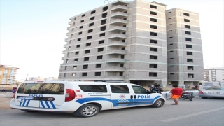 Mersin’de inşaattan düşen işçi hayatını kaybetti