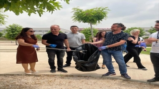 Adana’da hastane bahçesinde temizlik yapıldı