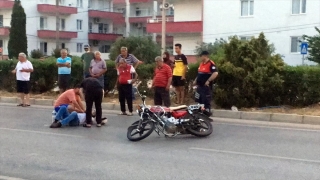 Mersin’de otomobile çarpmamak için manevra yapan motosiklettin sürücüsü yaralandı