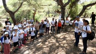 Antalya’da ormanlık alanda çevre temizliği yapıldı