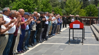 Kıbrıs gazisi emekli Yarbay Gaziantep’te son yolculuğuna uğurlandı