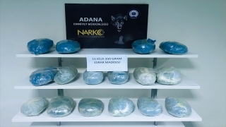 Adana’da bir ticari takside 15 kilo 350 gram esrar ele geçirildi