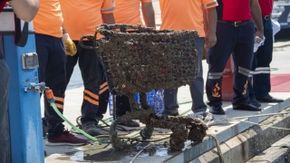 Mersin’de dalgıçlar deniz dibi temizliği yaptı