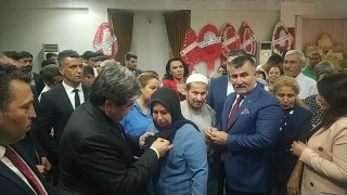 Adana’da MHP’ye katılan 350 kişiye törenle rozet takıldı