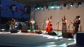 Collectif Medz Bazar müzik grubu, Adana’da sahne aldı
