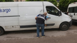 Adana’da çalınan 2 kargo minibüsü terk edilmiş halde bulundu