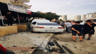 Mersin’de iki otomobil çarpıştı, 3 kişi yaralandı