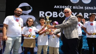 Akdeniz’de öğrenciler için Bilim Şenliği düzenlendi