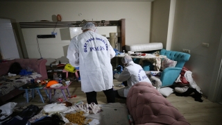 Mersin’de evlerinde uyuşturucu ürettikleri iddia edilen çifte gözaltı