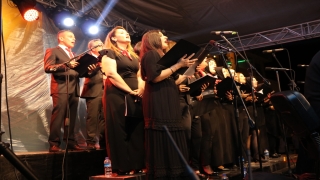 Gölhisar’da öğretmenlerden oluşan koro konser verdi
