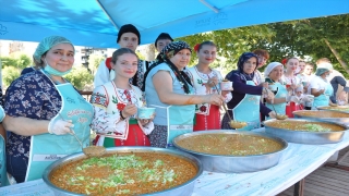 Mersin’de kadınlardan yöresel lezzet yarışması