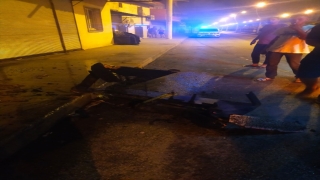 Tarsus’ta iş yerinin önünde çıkan yangın hasara yol açtı