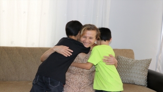 Birbirinden etkilenen iki komşu 5 çocuğun koruyucu ailesi oldu