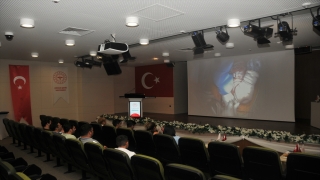 Adana’da mide kanseri ameliyatını doktorlar canlı yayınla izledi