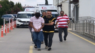 Adana’da hırsızlık zanlısını tüfekle yaraladıkları iddiasıyla 2 kardeş tutuklandı