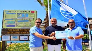 Antalya’da 4 plaja mavi bayrak verildi