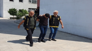 Adana’da güvenlik kamerası kayıtlarından belirlenerek yakalanan 2 hırsızlık zanlısı tutuklandı