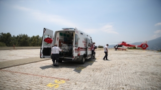 Alanya’da ambulans helikopter prematüre bebek için havalandı