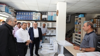AK Parti Gaziantep Milletvekili Şahin, Nizip’te esnafı ziyaret etti