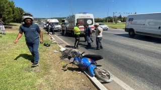 Antalya’da motosiklet ile kamyonun çarpışması sonucu 1 kişi ağır yaralandı