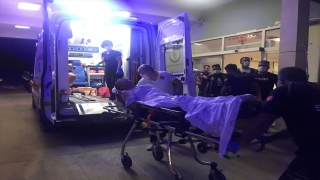Antalya’da bıçaklı kavgada 3 kişi yaralandı