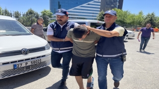 Gaziantep’te kendisini gözaltına almaya çalışan polisi silahla yaralayan zanlı yakalandı