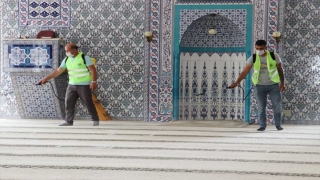 Mersin’de ibadethanelerde temizlik çalışması yapıldı
