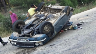 Kaş’ta devrilen otomobilin sürücüsü yaralandı