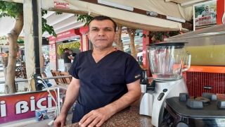 Mersin’de kafenin kasasından para çalınması güvenlik kamerasında