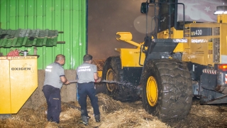 Hatay’da bir çiftliğin deposunda yangın çıktı