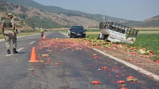 Gaziantep’te kamyonetin devrilmesi sonucu 2 kişi yaralandı