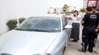 Antalya’da araçta kilitli kalan çocuğu itfaiye kurtardı
