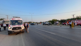 Kahramanmaraş’ta iki otomobilin çarpıştığı kazada 6 kişi yaralandı